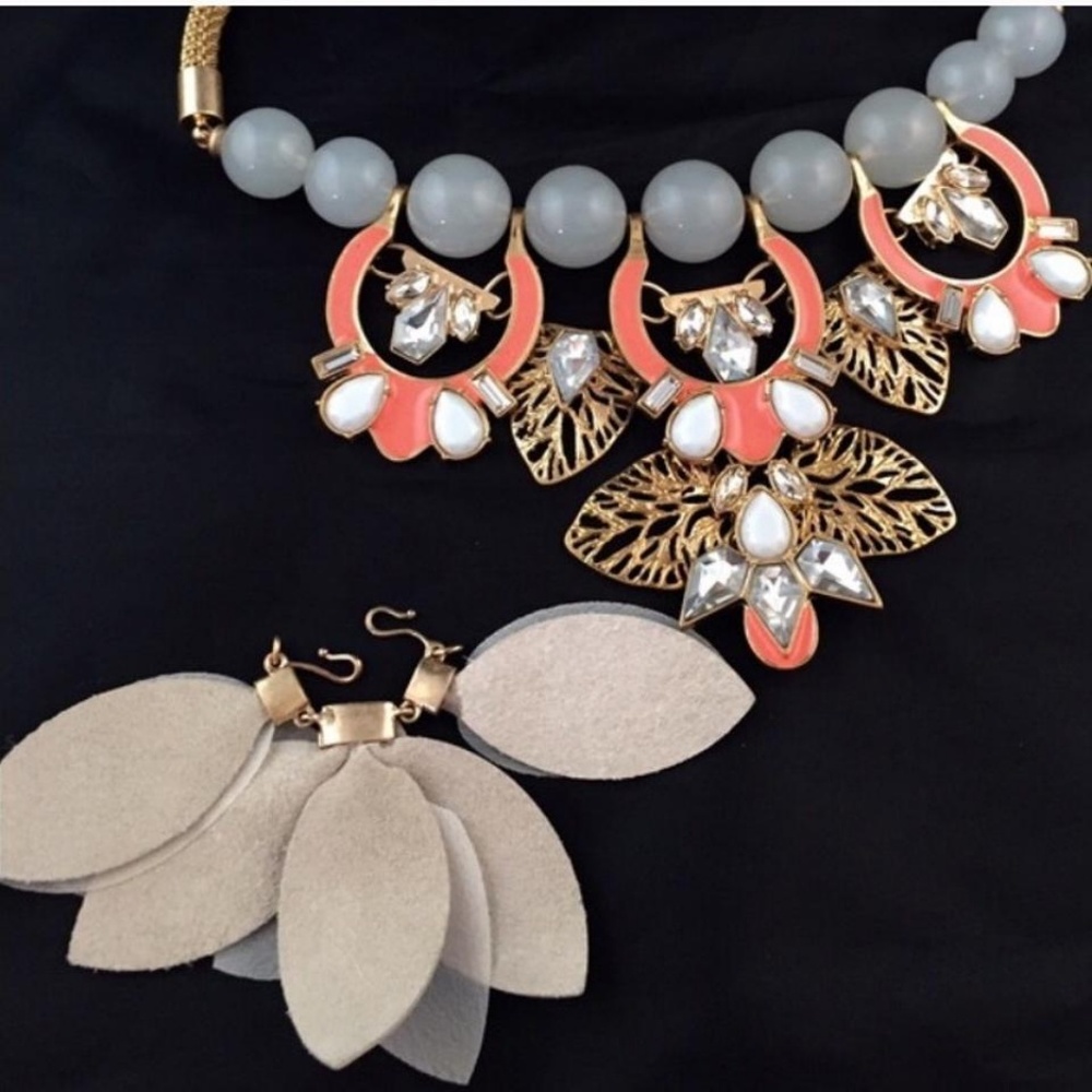 Stella & Dot | Gorgeously Unique Riviera Statement Necklace - Picture 7 of 8
